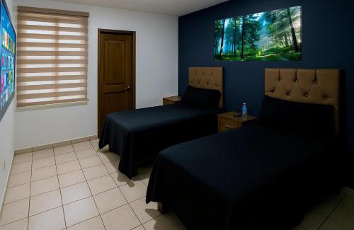 Arandas Casa | Casa Cómoda con Jacuzzi, Cochera, Terraza y Jardín