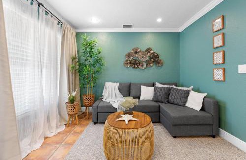 Westchester Casa | Casa Cabos - Fun in Miami - Pool BBQ - Fit 10