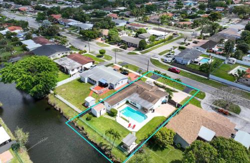 Westchester Casa | Casa Cabos - Fun in Miami - Pool BBQ - Fit 10