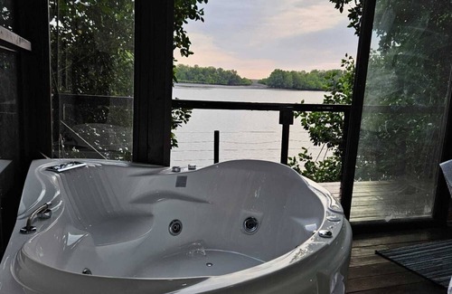 Iztapa Apartamento | Casa Cachorrito: Cozy studio treehouse in Iztapa, Guatemala with beautiful views