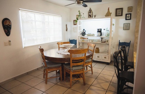 San Jose del Cabo Casa | ¡A 2 km de hermosa playa, facil acceso! Casa ideal para 6, con alberca comunal
