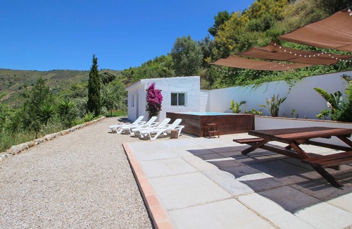 Malaga-Este Cabaña | CASA CACTUS en el corazón de los Montes de Málaga