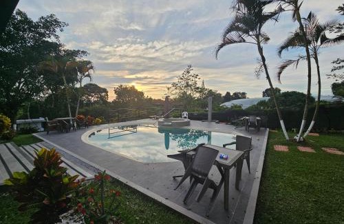 Pereira Casa | Casa Campestre De 6 Habitaciones Por Parceros Group