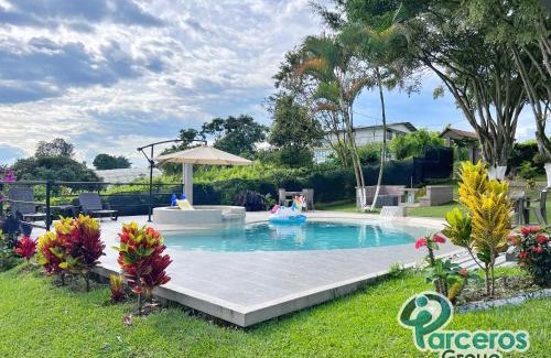 Pereira Casa | Casa Campestre De 6 Habitaciones Por Parceros Group