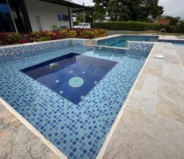 Pereira Casa | Casa Campestre En Via Principal Por Parceros Group