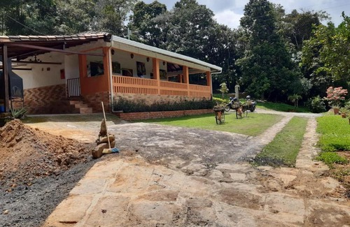 Curiti Casa | Casa campestre via Curití-San Gil