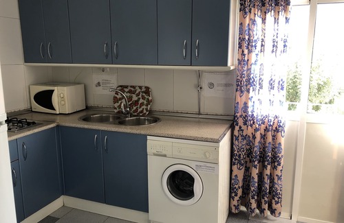 Benamahoma Cabaña | Casa Cañada 2, ideal para parejas y familias pequeñas.