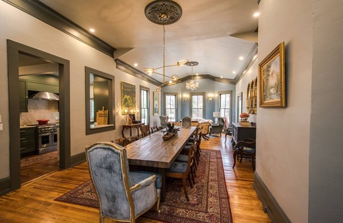 Hendersonville Casa | Casa Carolina Estate: Beautiful Victorian Mansion on 5 acres in Hendersonville!
