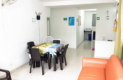 Barrio Obrero Casa | Casa Central Queen