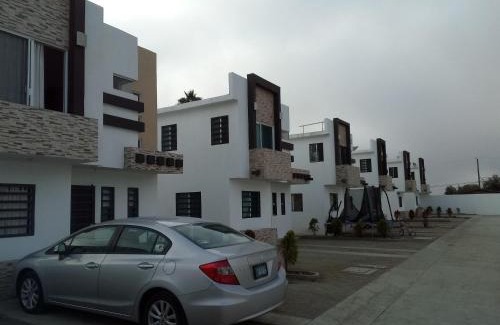 Ensenada Casa | Casa cerca de Estero Beach