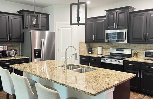 Fort Worth Casa | Casa cerca de restaurantes, stockyard y motor speedway!