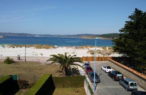 Laxe Casa | CASA CHALET ATALAYA a pie de playa en Laxe