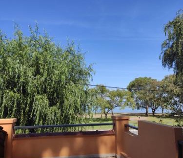 Chascomus Casa | Casa Chalet "La Roja" -vista a la laguna!-