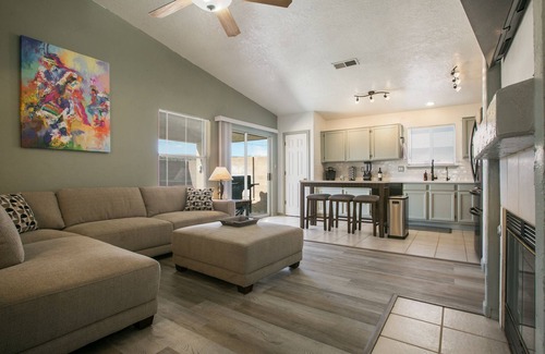 Taylor Ranch Casa | Casa Chiliwood - Short Walk to Petroglyphs / Taylor Ranch