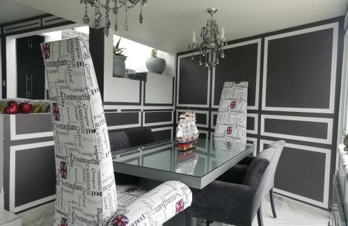 Ciudad Lopez Mateos Apartamento | Casa Cielito Lindo - Seguridad, 10min de Centros Comerciales & Zona Esmeralda - Empresas bienvenidas