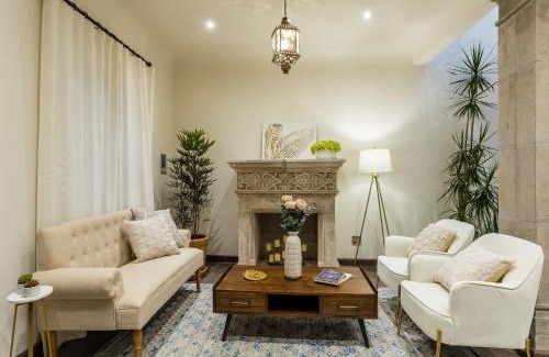Zona Centro Casa | Casa Cielo, 4-Story Luxury Home with Rooftop Hot Tub & AC