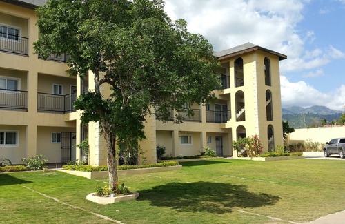 New Kingston Apartamento | Casa Clayton at Donhead - New Kingston