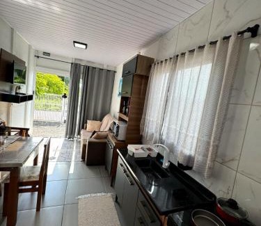 Praia da Armacao do Itapocoroi Casa | CASA CLIMATIZADA COM HIDROMASSAGEM PRÓXIMO BETO CARRERO E PRAIAS - Casa 1 DuMar Hospedagem