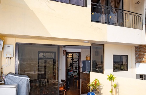 Cali Casa | Casa Colonial San Antonio, ideal familia y amigos (Parking privado)