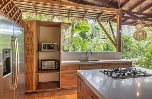 Chiguata Villa | Casa Color Caribe. Elegante villa con piscina y zona BBQ