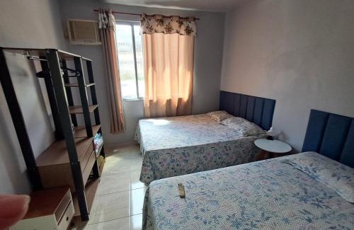 Vigario Geral Apartamento | Casa com 2 Camas Queen e 1 King em Quartos Climatizados