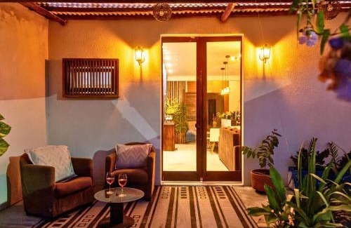Porto Seguro Casa | Casa com 2 quartos em condomínio tranquilo, suíte com cama king, ar-condicionado, Wi-Fi rápido, cozinha equipada e garagem privativa