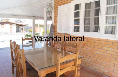 Ponta do Papagaio Casa | Casa com 4 quartos à 200 m da praia c/churrasqueira