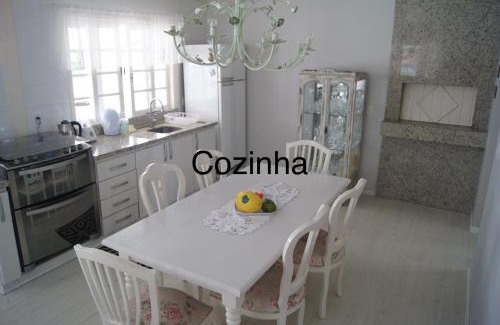 Ponta do Papagaio Casa | Casa com 4 quartos à 200 m da praia c/churrasqueira