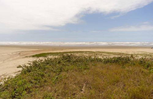 Cibratel II Casa | Casa com Area Gourmet e Quintal a 200 m da Praia