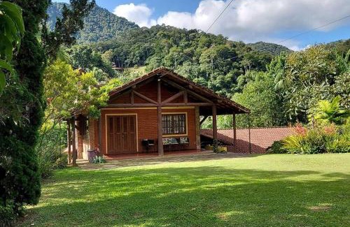 Sao Pedro da Serra Casa | Casa com churrasqueira piscina privativa em São Pedro da Serra - Perto de Lumiar