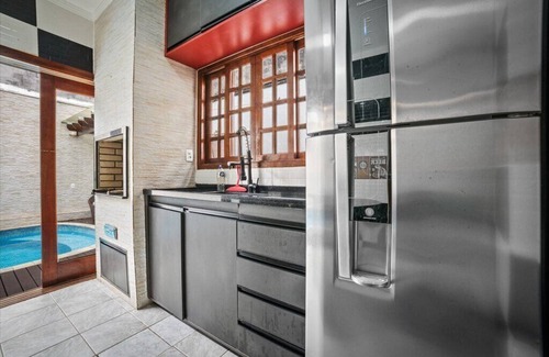 Centro Casa | Casa com Piscina na Enseada a 50 Metros da Praia