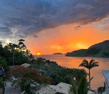 Praia do Cabelo Grande Casa | Casa com piscina de borda infinita e hidromassagem com vista