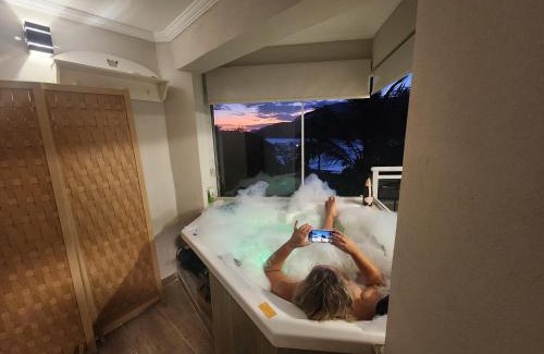 Praia do Cabelo Grande Casa | Casa com piscina de borda infinita e hidromassagem com vista