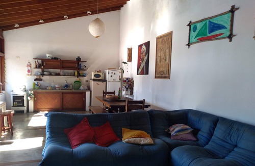 Estufa I Casa | Casa com Piscina e Churrasqueira em Ótima Localização