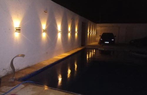 Aracati Casa | Casa com Piscina, hidromassagem e churrasqueira.