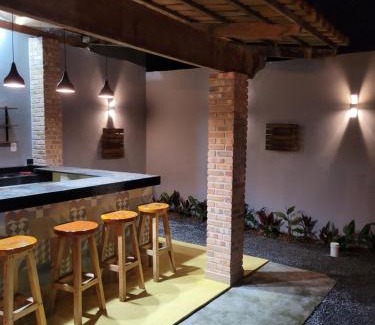 Nova Vicosa Casa | CASA COM PISCINA no CENTRO