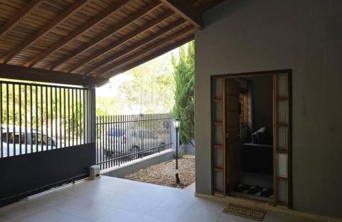 Brotas Casa | Casa com piscina próxima à natureza