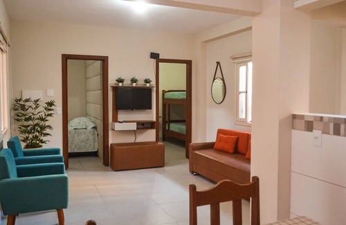 Barreiros Casa | Casa com Wi-Fi e ótima localização em São José/SC