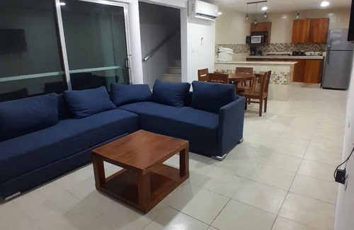 Progreso Municipality Casa | Casa con alberca en el centro de Puerto Progreso