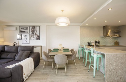 Montjuic Casa | Casa con bonitas vistas en Montjuic, Girona
