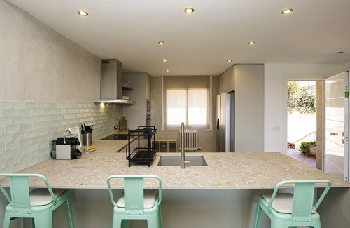 Montjuic Casa | Casa con bonitas vistas en Montjuic, Girona