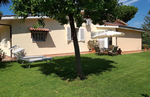 Zona XXX Castel Fusano Apartamento | Casa con giardino tra Roma e il mare. Vacanze tra Cultura e Natura