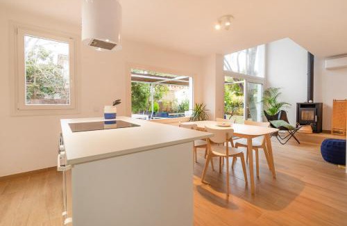 Tamarit Casa | Casa con gran jardín cerca de la playa - BAIX