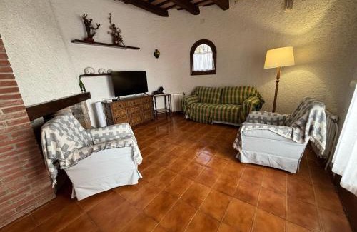 Torroella de Montgri Casa | Casa con Gran Jardín Privado y Piscina Comunitaria en Torroella de Montgrí - ES-323-44