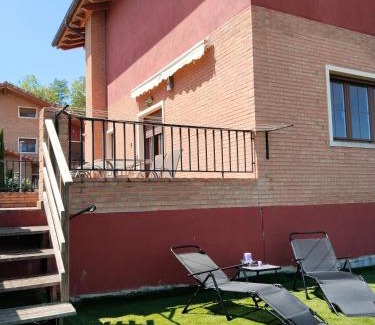 Oyon Casa | Casa con gran jardín y barbacoa "Los Olivos" Cerca de Logroño familias y grupos