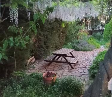 Viznar Casa | Casa con jardín y aparcamiento en Viznar, junto a Granada