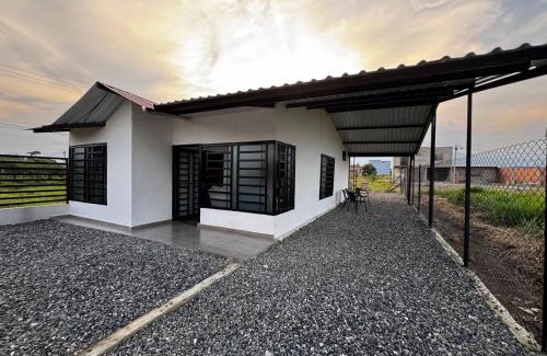 Acacias Casa | Casa con Parrilla y Espacios al Aire Libre