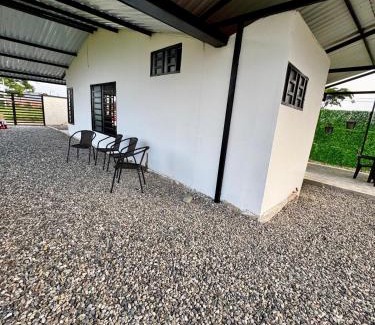 Acacias Casa | Casa con Parrilla y Espacios al Aire Libre
