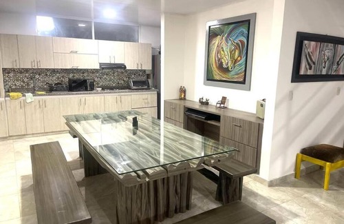 San Martin Casa | Casa con piscina en zona urbana