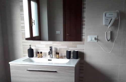 Robella Casa | Casa con tre Stanze, Cucina e Ampio Terrazzo a 30 km da Casale-asti-chivasso